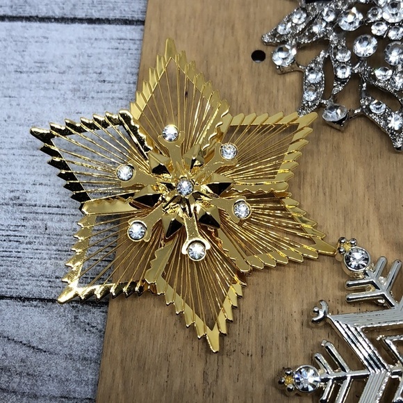 Bundle lot 3 vintage rhinestone statement brooches Monet and more - Picture 4 of 11